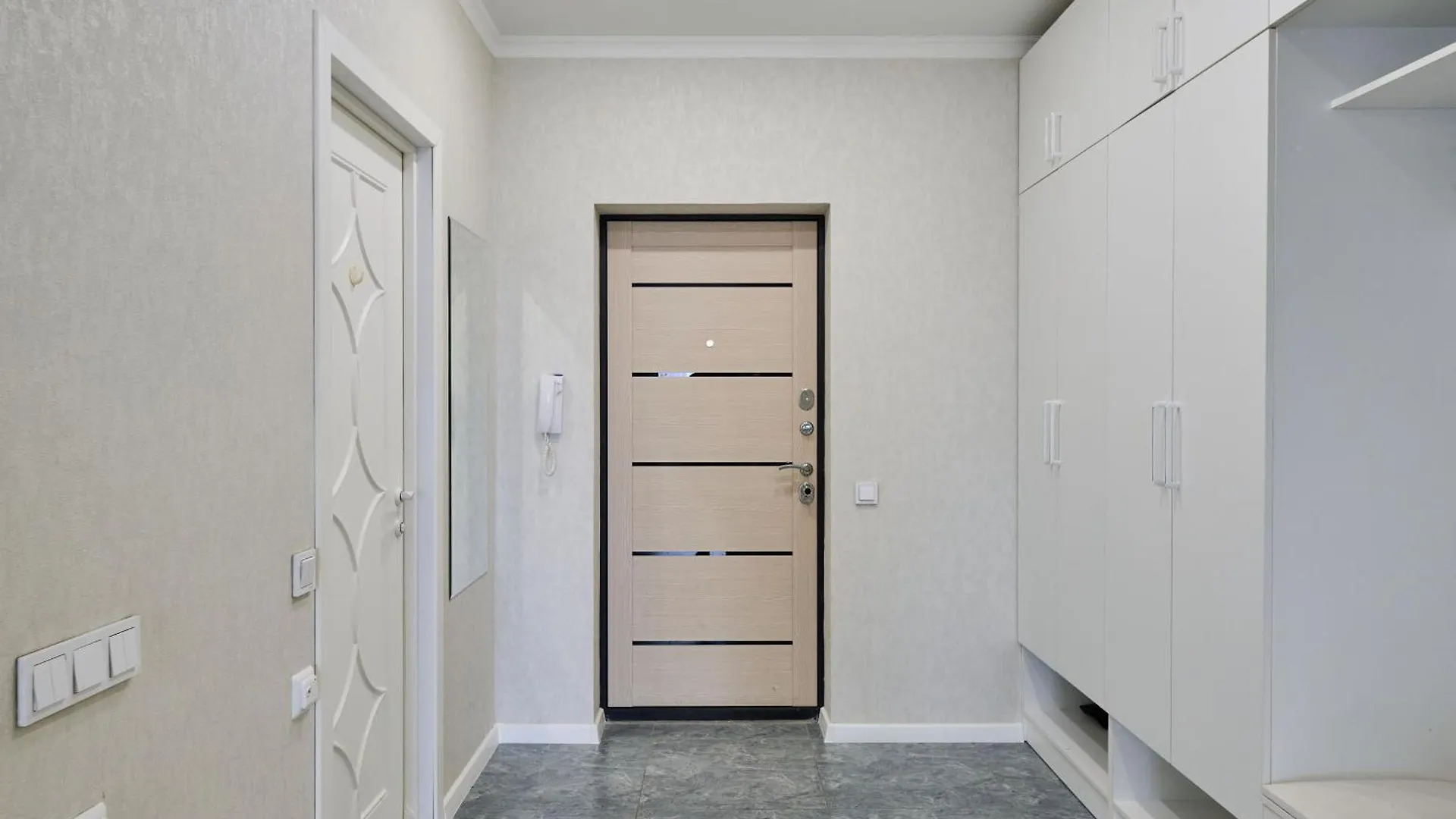 One Bedroom Apartment Next To Arbat In The Center Of アルマトイ